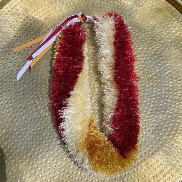 Hawaiian Custom Red Gold Off-White Eyelash Yarn Lei Graduation Celebration - Picture 6 of 15